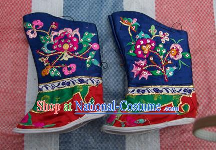 Chinese Hand Made Palace Emboridery Shoes