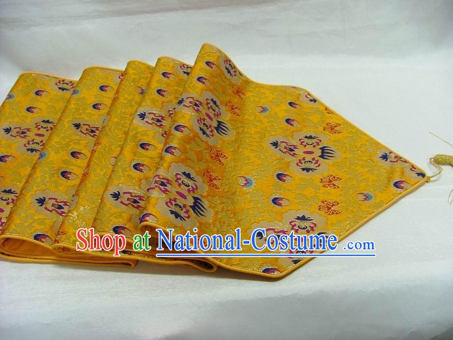 Chinese Handmade Embroidery Golden Daisy Flower Silk Table Cloth