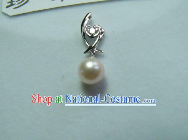 Nobel White Nature Pearl Necklace Fall