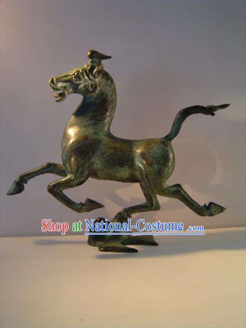 China Classic Archaize Bronze Ware-Horse Flying on the Swallow