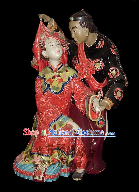 Chinese Stunning Colourful Porcelain Collectibles-Newly Wedding Couple