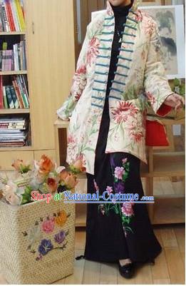 Chinese Classic Mandarin Collar and Button Large Flower Winter Outercoat