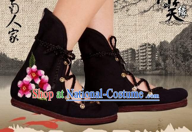 Traditional Chinese Hand Embroidery Cloth Boots