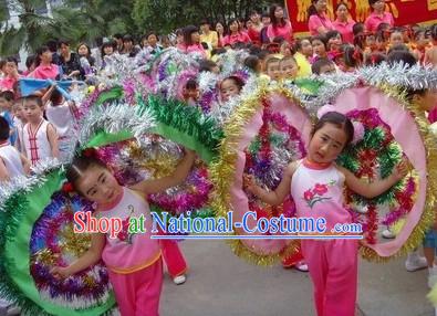 Chinese Traditional Clam Costums for Children