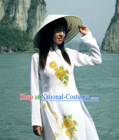 Vietnamese Traditional Long Cheongsam and Bamboo Hat Set