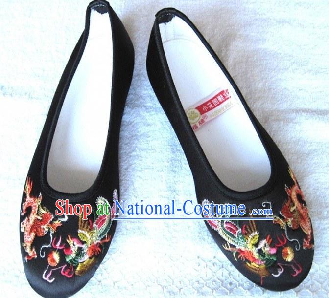 Chinese Traditional Handmade Embroidered Satin Dragon Shoes