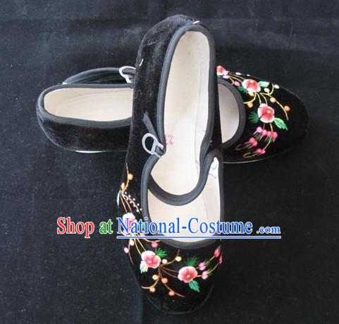 Chinese Yunnan Handmade Velvet Shoes