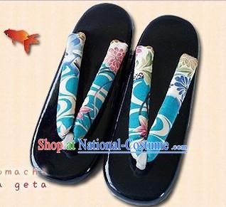 Traditional Japanese Blue Geta Set for Women