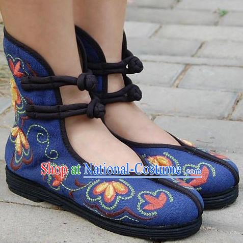 Chinese Traditional Embroidered Dancing Shoes