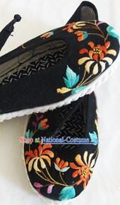 Chinese Handmade Chrysanthemum Embroidery Shoes