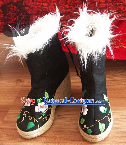 Chinese Traditional Embroidery Boots