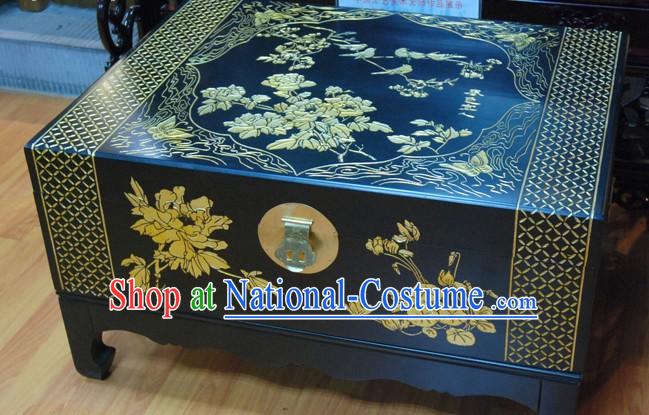 Supreme Traditional Black Lacquer Coffee Table