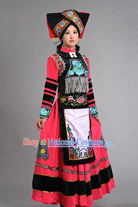 Traditional Yi Ethnic Celebration Outfit for Women