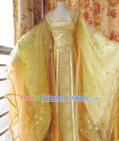 Traditional Chinese Golden Princess Clothing