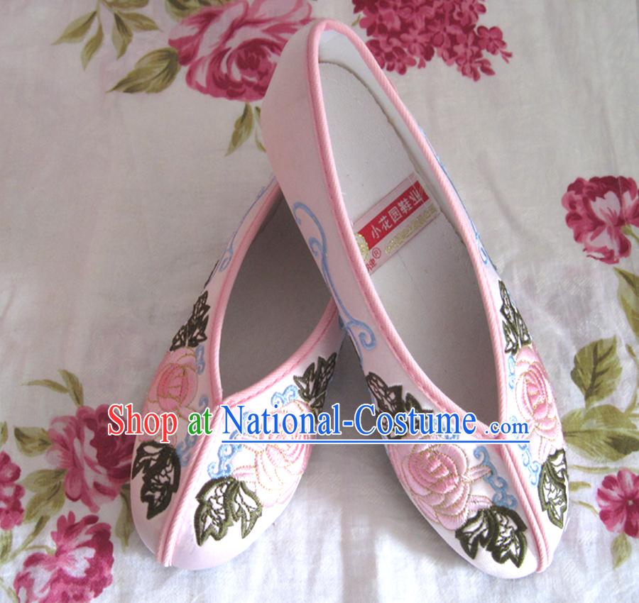 Chinese Pink Flower Embroidery Shoes