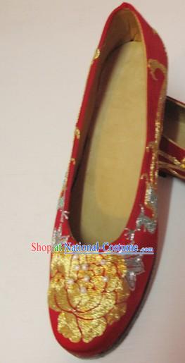 Chinese Traditional Handmade and Embroidered Bride Wedding Shoes