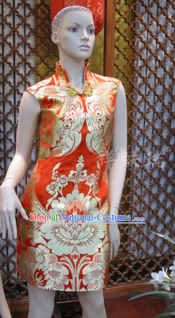 Beijing Rui Fu Xiang Silk Red Wedding Cheong-sam for Bride