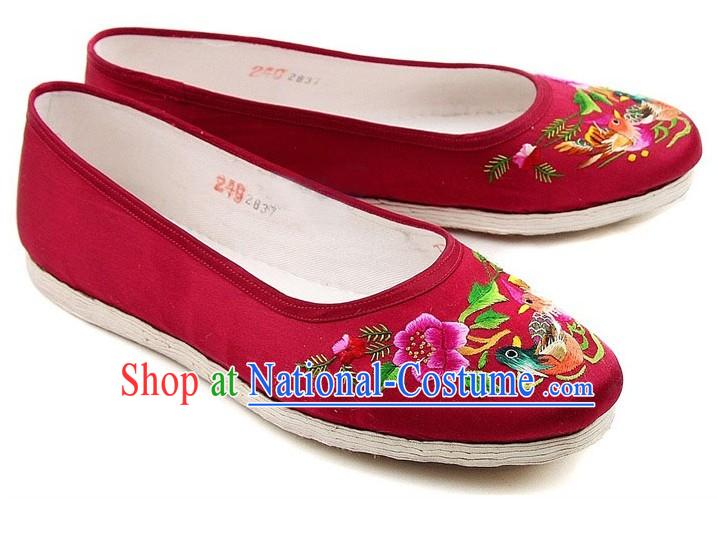 Chinese Handmade Bu Ying Zhai Embroidered Red Wedding Shoes for Bride