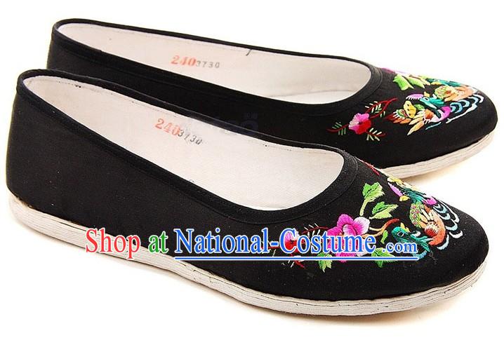 Chinese Handmade Bu Ying Zhai Embroidered Black Shoes for Women