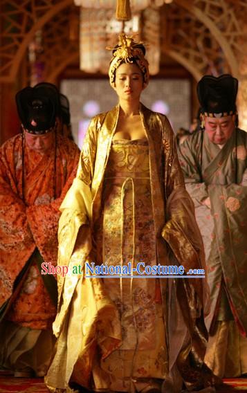 Gong Li s Golden Outfits of the Movie Curse of the Golden Flower