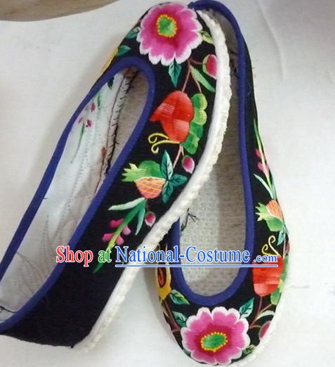 Traditional Chinese Hanfu Embroidered Flower Cloth Shoes