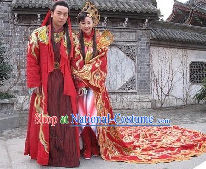 Traditional Chinese Wedding Dress for Both Bride and Bridegroom