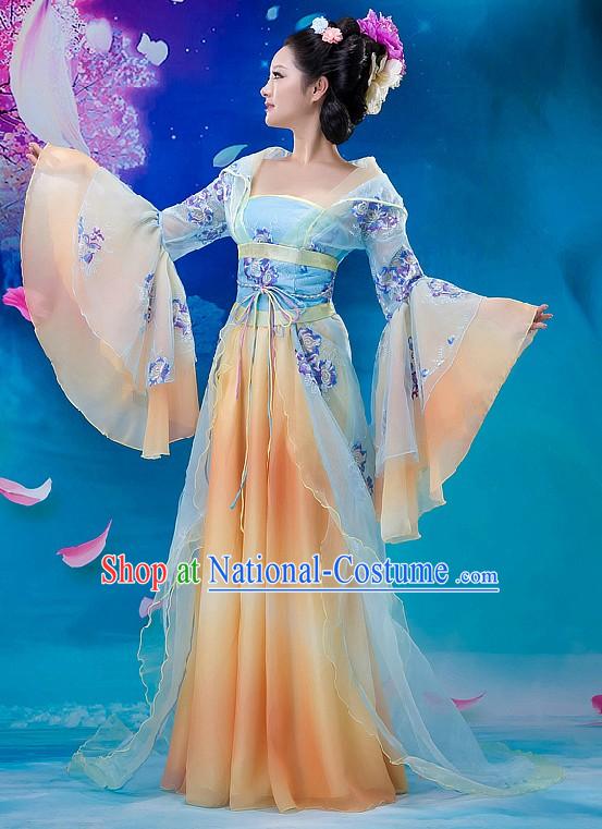 Ancient Chinese Tang Dynasty Beauty Costume and Hair Accessories for Women