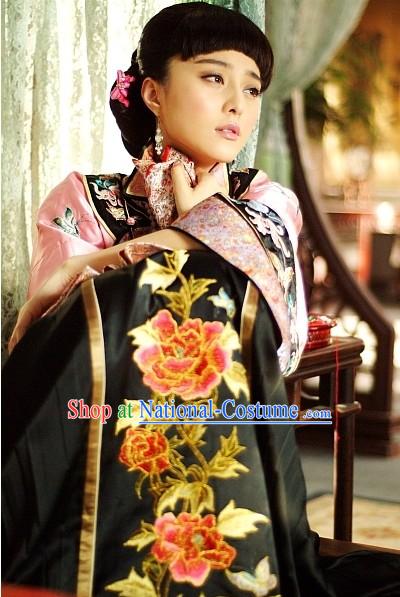 Traditional Chinese Wedding Dress and Hair Accessories for Women