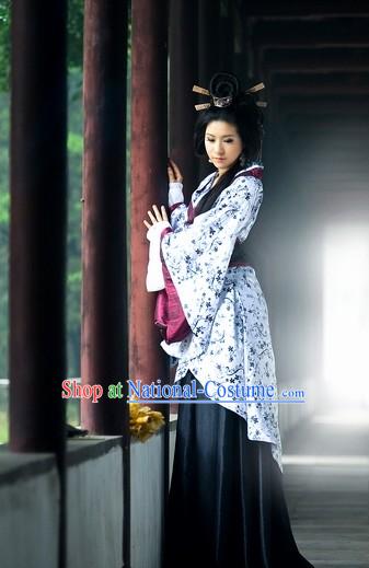 Ancient Chinese Han Dynasty Female Clothing