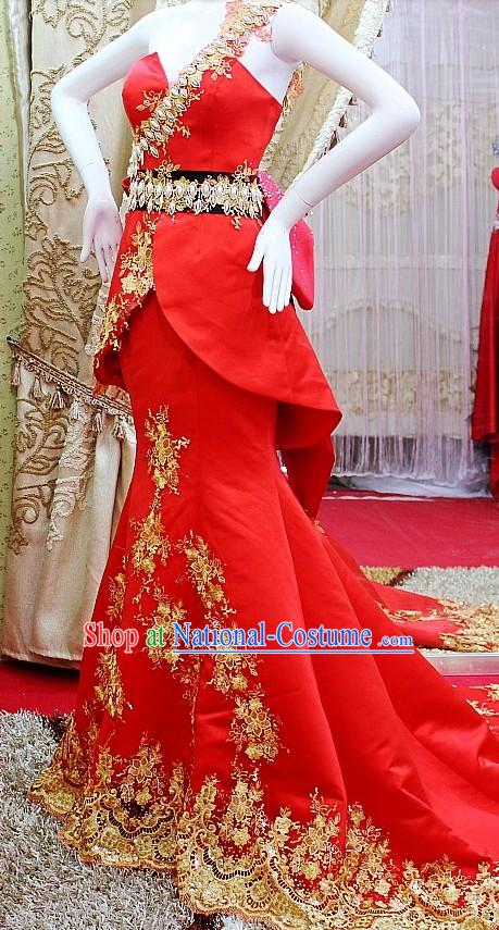 Chinese Classical Long Tail Red Royal Wedding Dress for Bride