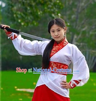 Ancient Chinese Han Dynasty Swordswoman Costume