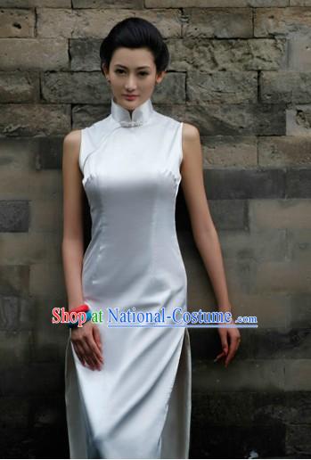 Traditional Chinese Pure White Long Silk Cheongsam for Women