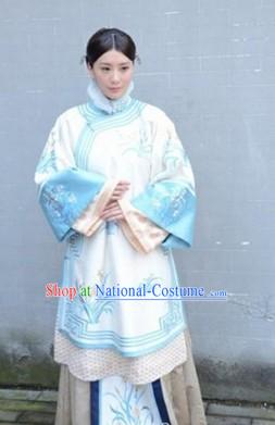 Qing Dynasty Embroidered Flower Blouse and Skirt for Women