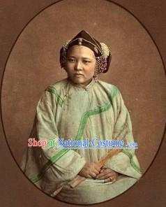 Qing Dynasty Traditional Clothing for Women