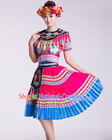 China Ethnic Tu Jia Clothing and Headwear Complete Set for Women