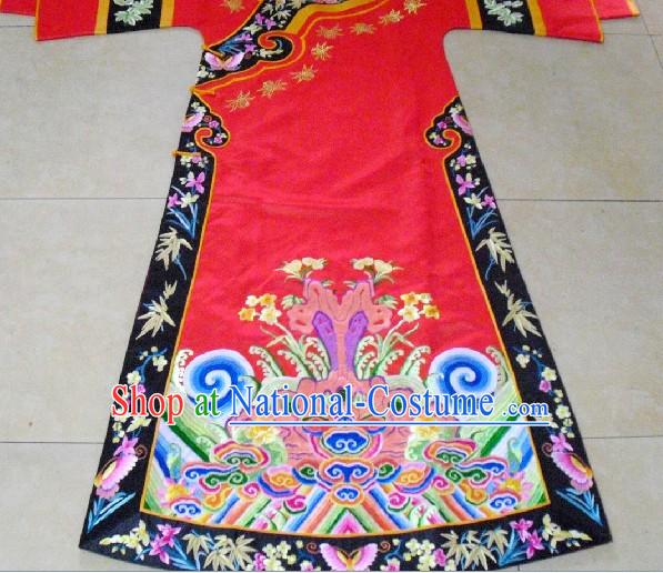 Traditional Chinese Red Embroidery Wedding Robe for Brides