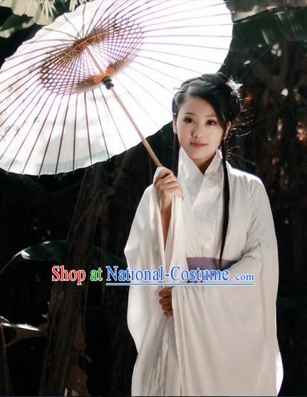 Pure White Traditional Ancient Chinese Hanfu Clothing and Umbrella