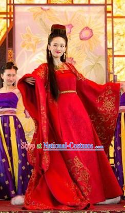 Traditional Chinese Red Wedding Dress and Hair Accessories