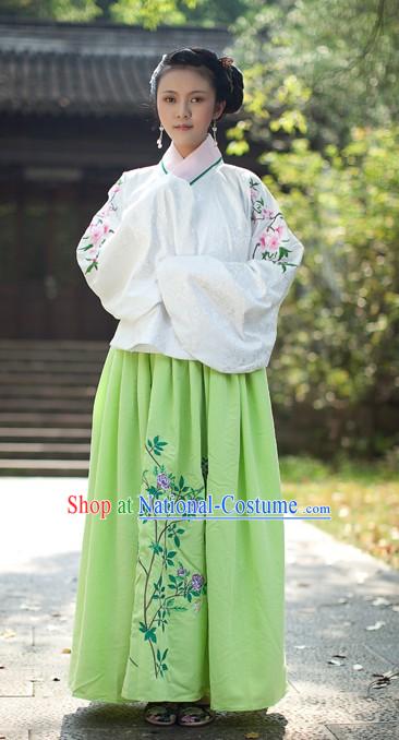 Ancient Chinese Ming Dynasty Clothing for Women