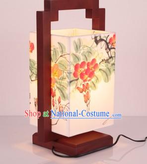 Classic Hand Painted Traditional Chinese Flower Painting Reading Desk Lantern