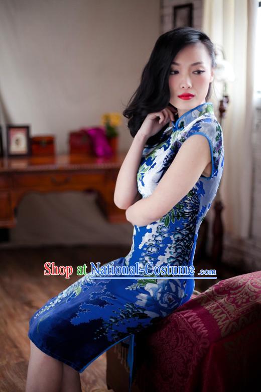 Traditional Chinese Blue Long Cheongsam Qipao