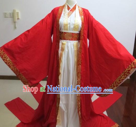 Ancient Chinese Red Wedding Outfit for Falling in Love Couple