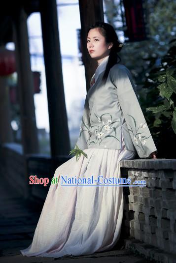 Traditional Ancient Chinese Ming Dynasty Clothes for Women