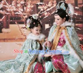 Qing Dynasty Clothes and Headwear Complete Sets for Mother and Daughter