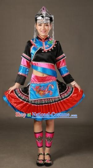 China She Ethnic Minority Clothing and Hat for Women