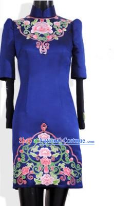 Traditional Chinese High Collar Blue Important Ceremonial Silk Embroidered Flower Evening Dress