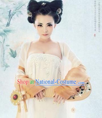 Ancient Chinese Tang Dynasty Beauty Dresses and Accessories for Women