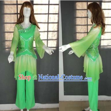 Traditional Green Fan Dancing Outfit for Women