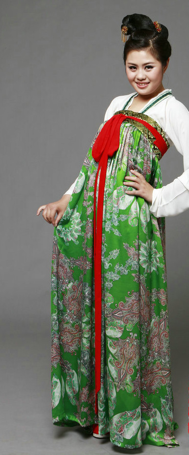 Tang Dynasty Hanfu Ruqun Attire for Women