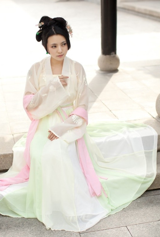 Traditional Chinese Palace Lady Attire